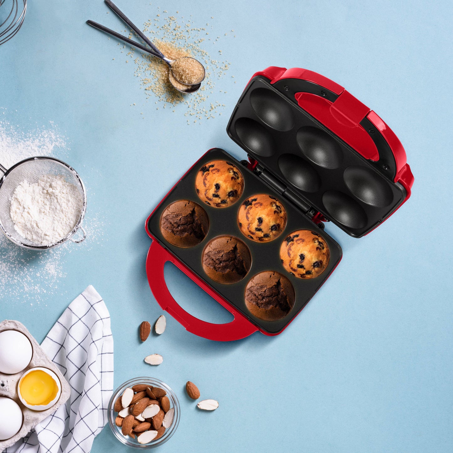 Holstein Housewares Cupcake Maker 6 Full Size Muffins