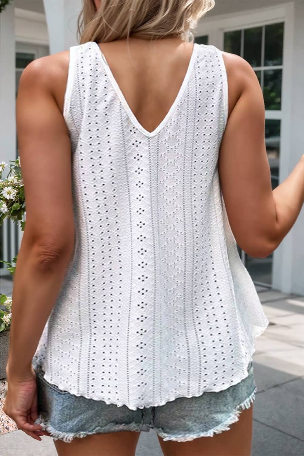 Plus Size Guipure V Neck Eyelet Lace Tank Top