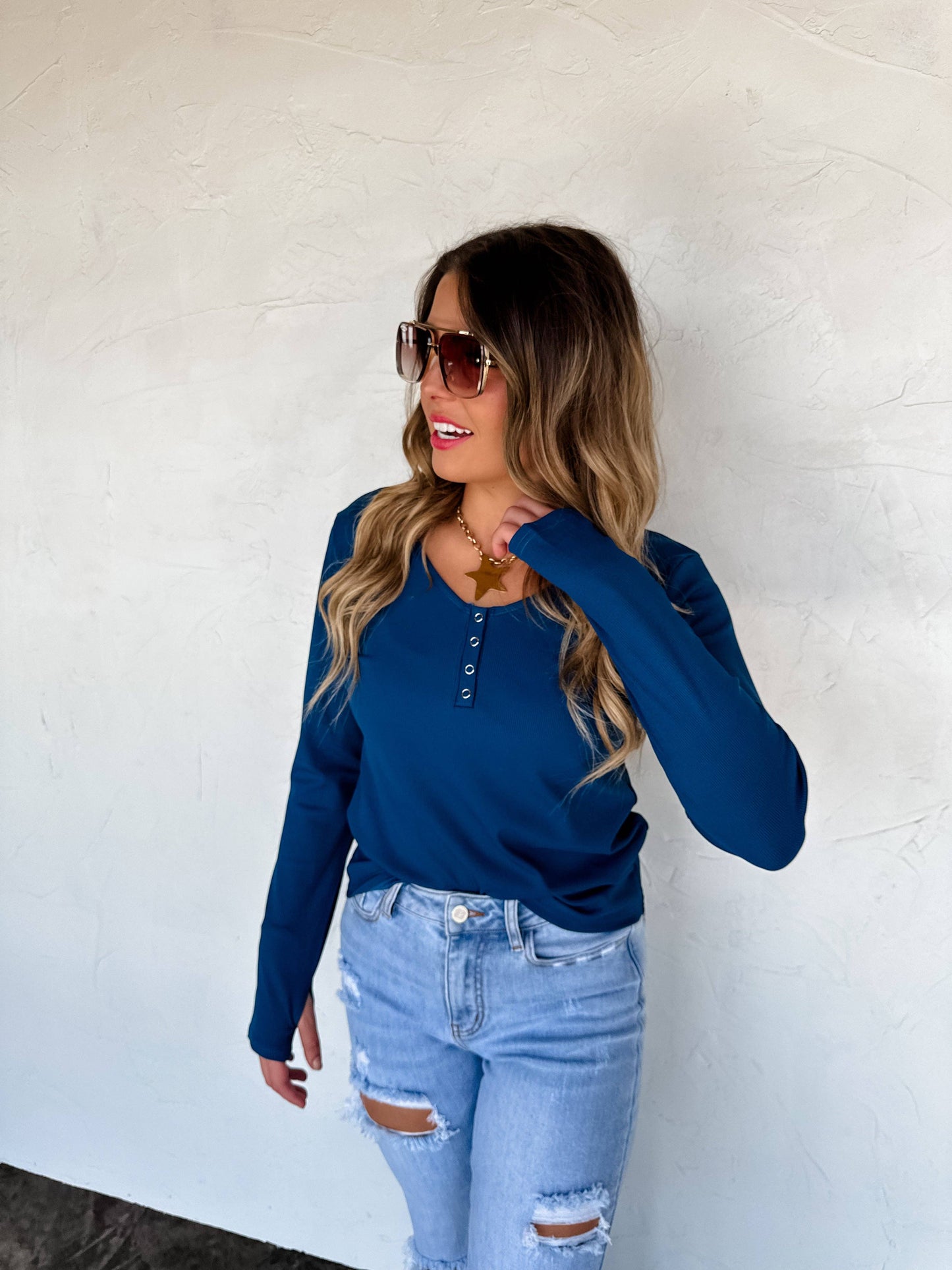FALL BROOKLYN SNAP HENLEY TOP