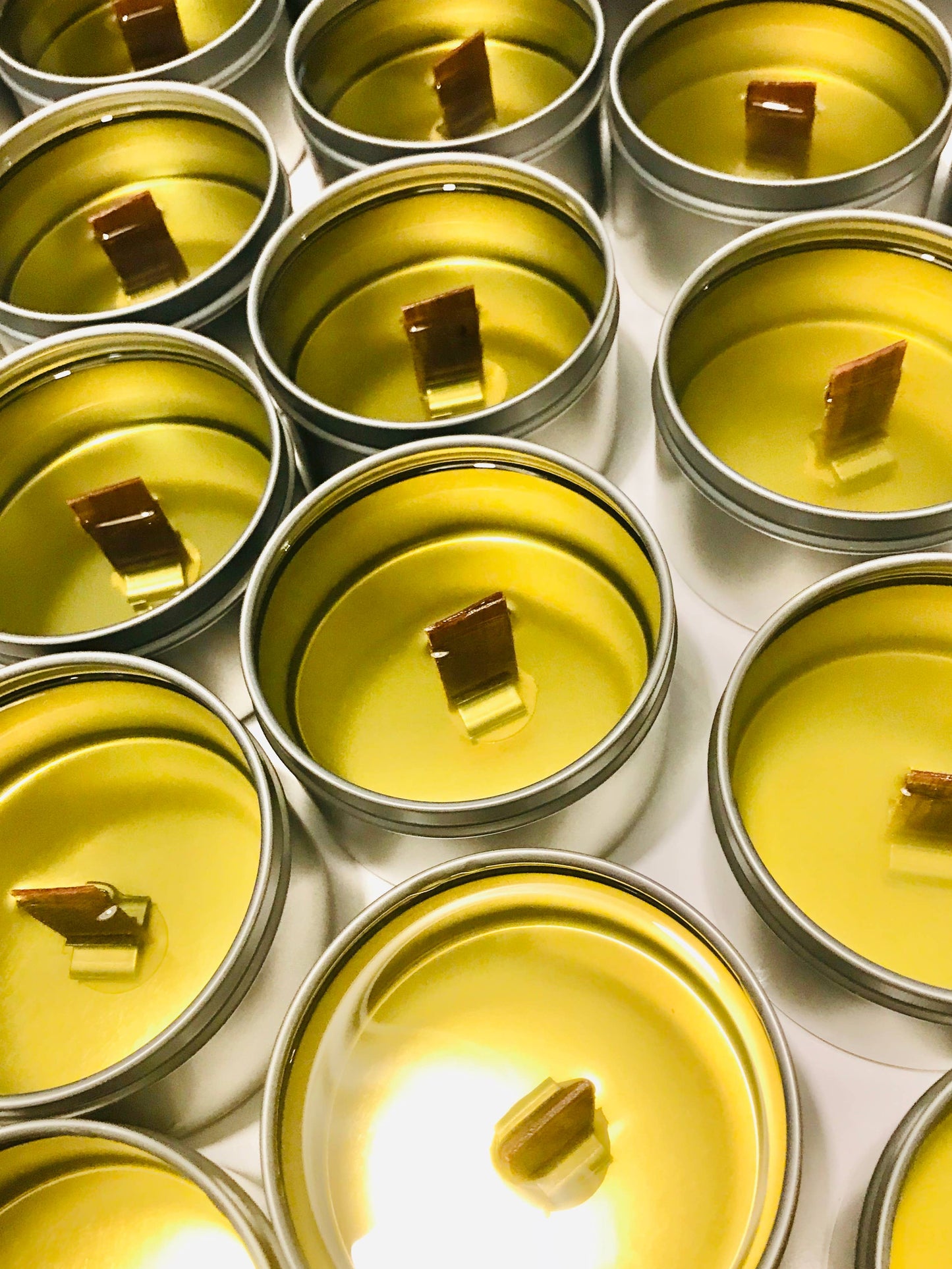 Wholesale 8 oz Handpoured Wooden Wick Soy Fall Candle Tins