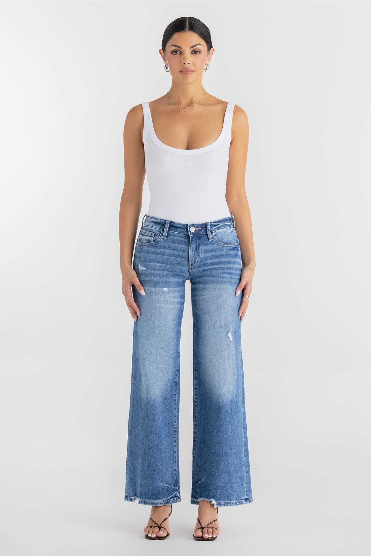 M2350W- MID RISE WIDE LEG JEANS: 32 / 24
