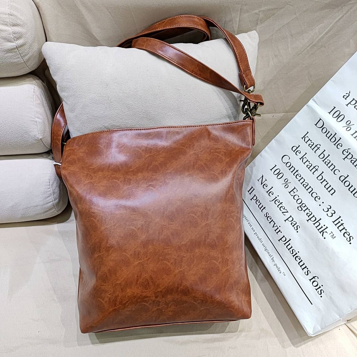 RETRO OIL WAX LEATHER ONE-SHOULDER CROSSBODY BAG_CWAB0920
