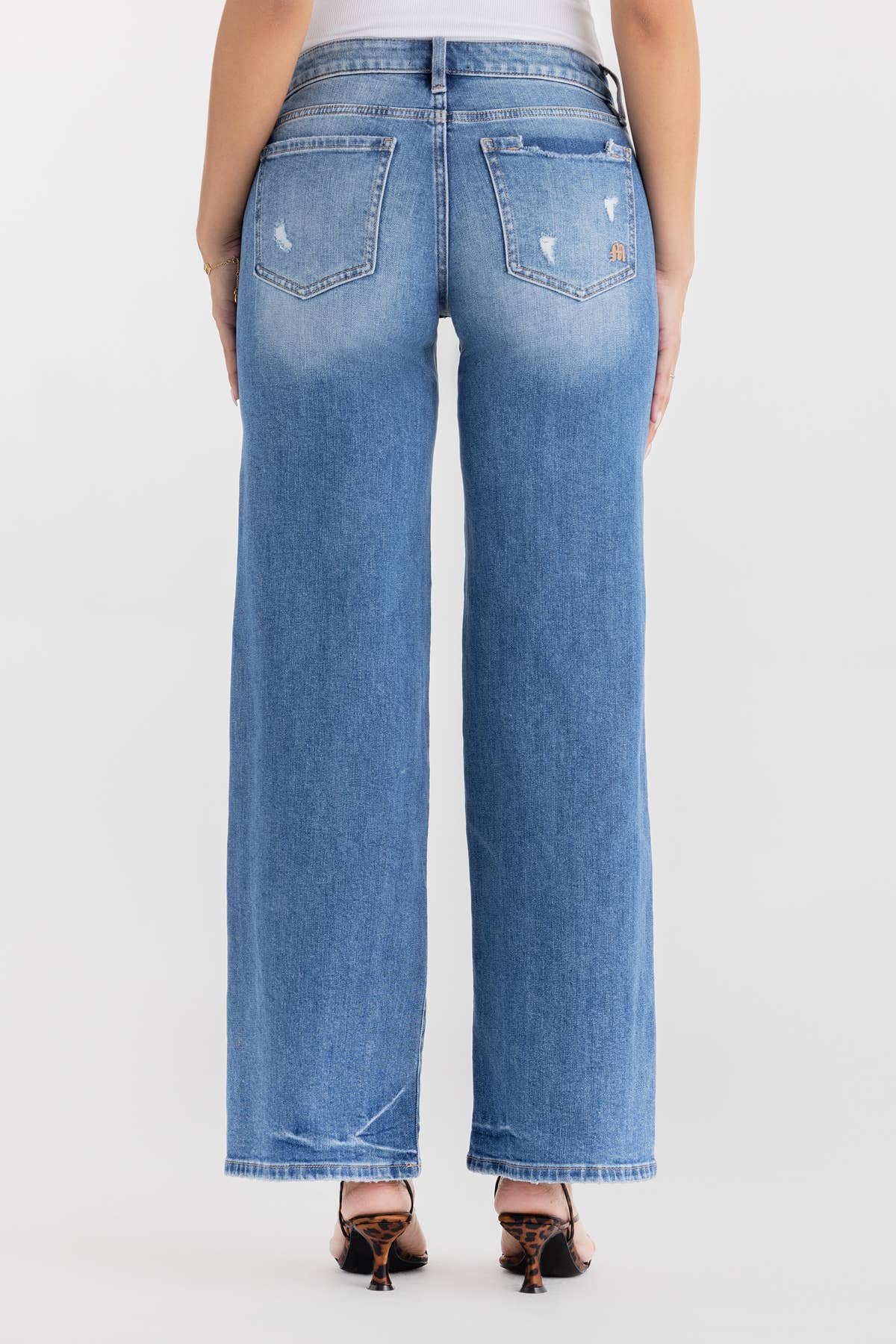 M2350W- MID RISE WIDE LEG JEANS: 32 / 32