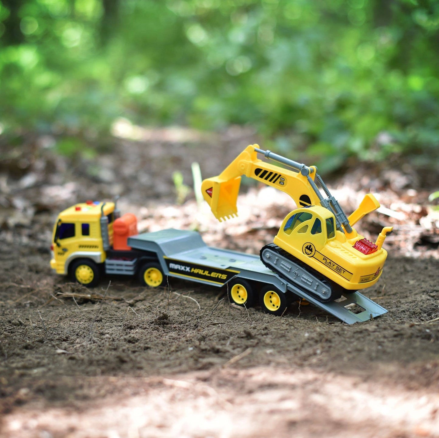 Maxx Action Lights & Sounds Long Hauler w/ Excavator Toy