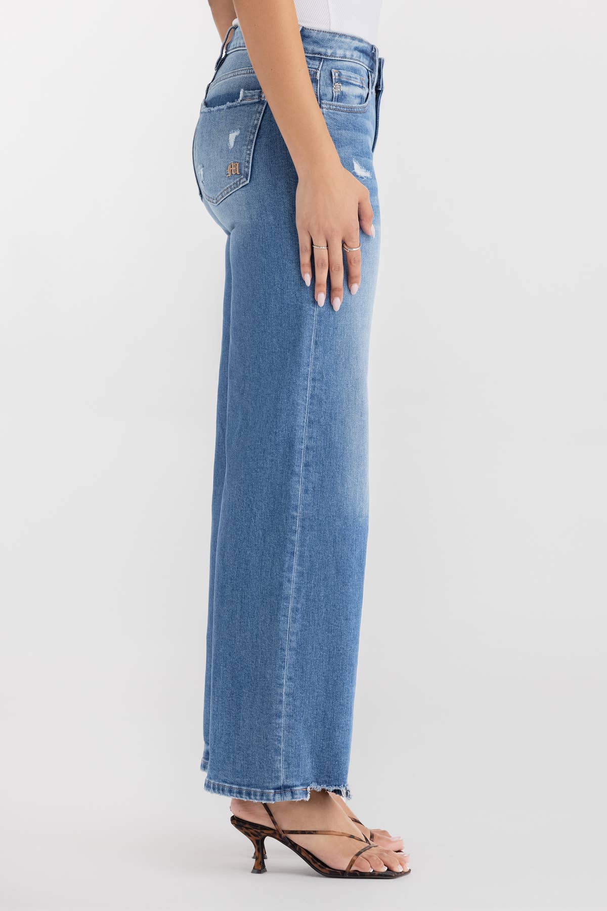 M2350W- MID RISE WIDE LEG JEANS: 30 / 34
