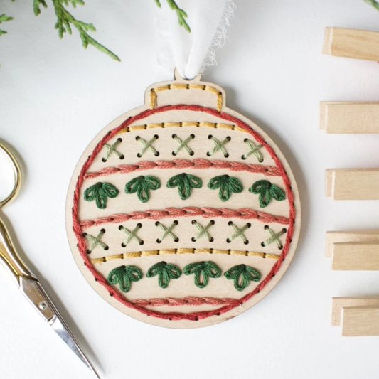 Christmas Glass Ball Ornament Embroidery DIY Kit (Style 1)